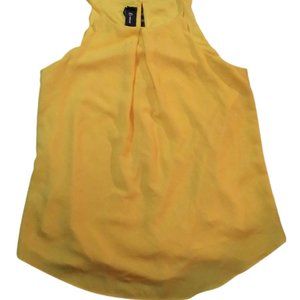 TEXTURED CASUAL TOP.